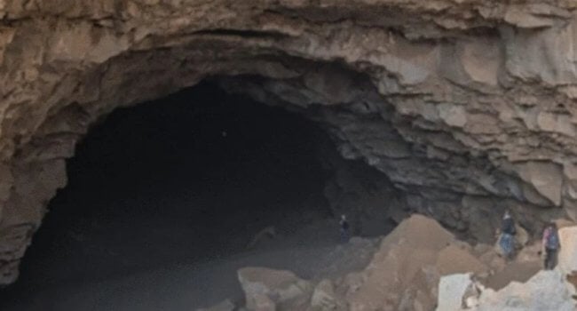 В Саудовской Аравии найдена жуткая пещера с кучей костей. Фото.