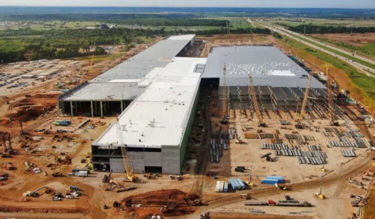 Старт производства Cybertruck. Строительство завода Tesla в Остине, Техас. Фото.