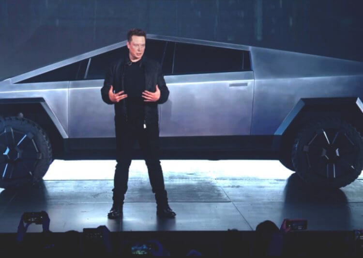 Почему Tesla Cybertruck некрасивый? Илон Маск на презентации Tesla Cybertruck. Фото.