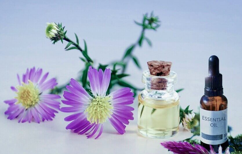 Фарнезол содержится в растениях и полученных из них эфирных маслах. Фото.