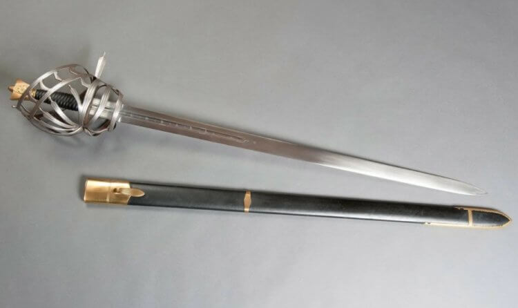 Жизнь племени сяньби. Палаш — меч, которым пользовались сяньбийцы. Фото.