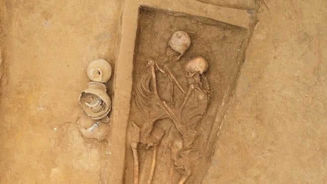 Найдено самое романтичное захоронение древних людей. Фото.