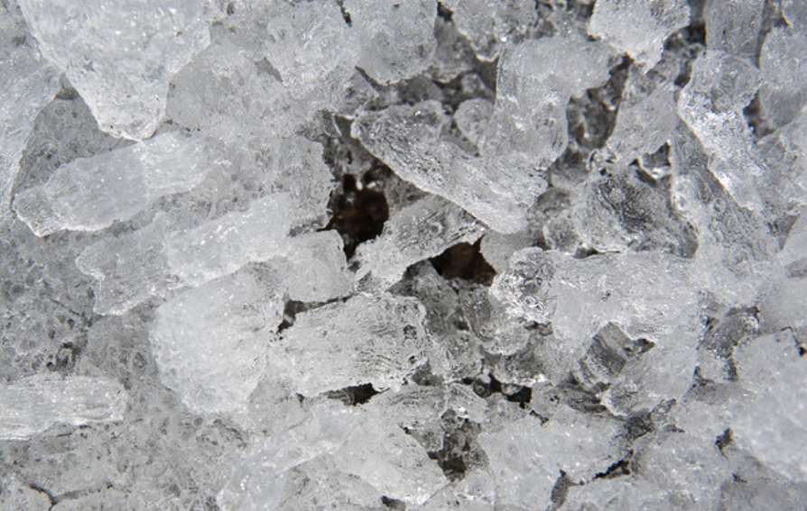 Примерно так выглядит фирн на Земле. Фото.