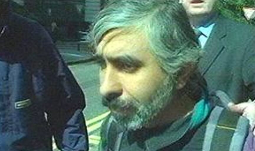 Отец погибшей девочки. Фото.