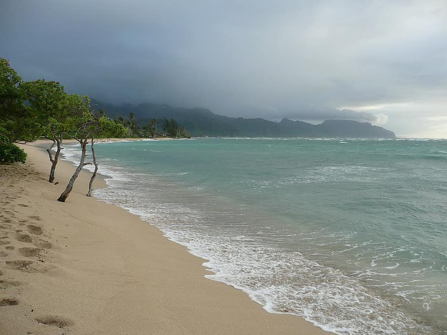 В пасмурную погоду тоже можно получить солнечные ожоги. Фото.