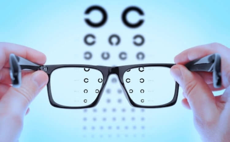 Ухудшение зрения у детей. В каком бы возрасте вы ни были, важно проверять зрение хотя бы раз в год. Фото.