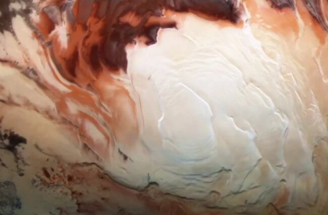 Вместо жидкой воды на Марсе может оказаться замершая глина. Фото.