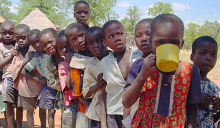 Статистика голодающих в мире. Голодающие дети Мадагаскара. Фото.