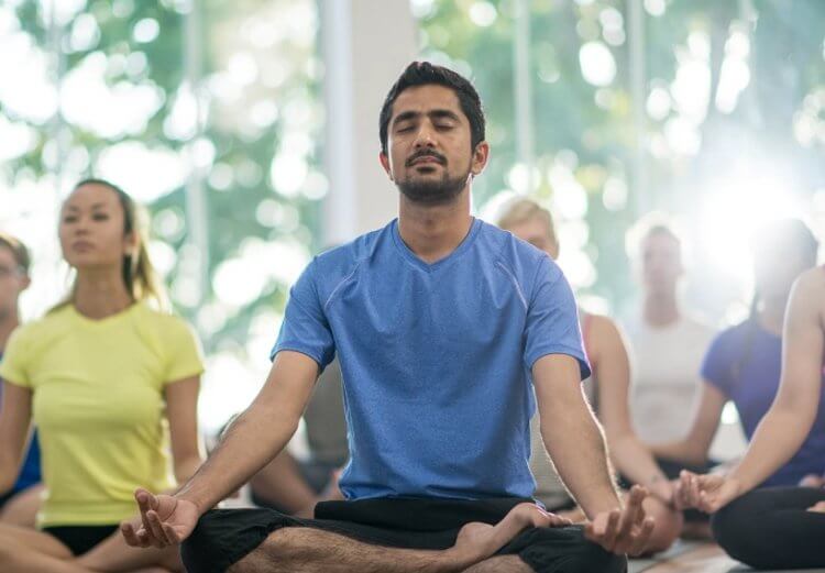 Что такое медитация? Также для обучения медитации можно записаться на специальные курсы, которых очень много. Фото.