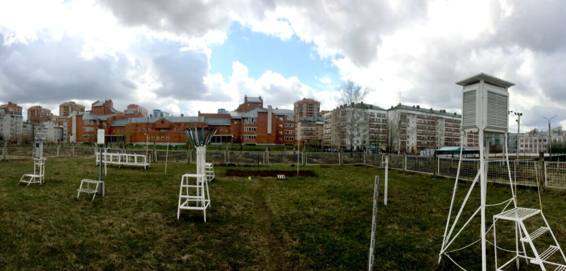 Как составляется прогноз погоды? Метеостанций очень много и они отличаются по размерам. Так, например, выглядит метеостанция Казани. Фото.