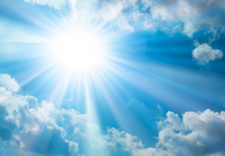 Озон задерживает ультрафиолетовое излучение, которое представляет опасность для людей, а также флоры и фауны. Фото.