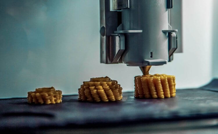 Разогревание продуктов при помощи лазера делает их вкуснее. На 3D-принтере можно печатать не только пластиковые детали, но и еду. Фото.