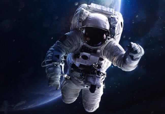 Что делать, если астронавт сошел с ума прямо в космосе? Фото.