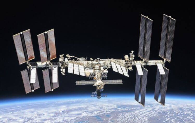 Самый большой космический корабль. Международная космическая станция — это самый дорогостоящий проект человечества. Фото.