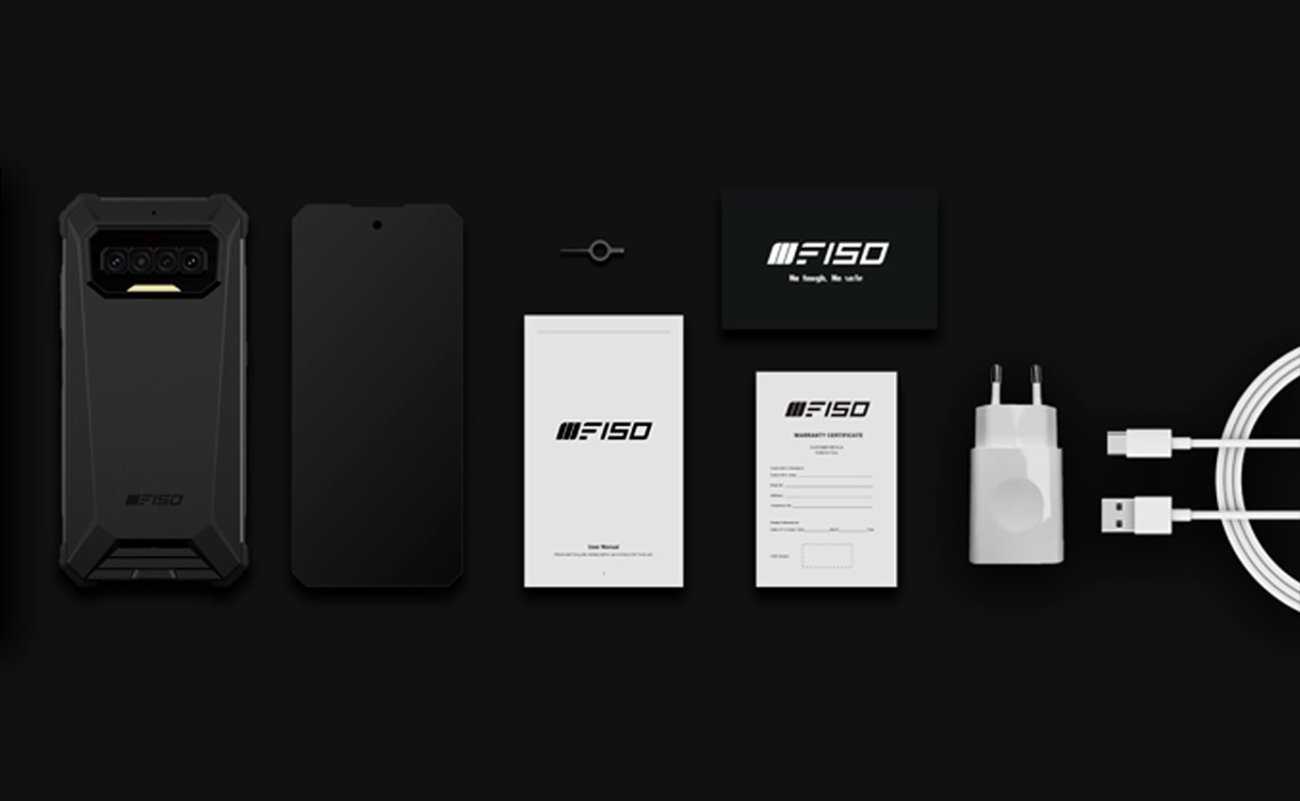 Защищённый смартфон с большой батарейкой. Разработчики не пожадничали и вложили в комплект и зарядку, и зарядный кабель. Защищённый смартфон с большой батарейкой. Разработчики не пожадничали и вложили в комплект и зарядку, и зарядный кабель. Фото.