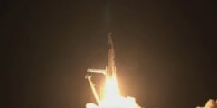SpaceX отправила в космос обычных людей. Как все прошло? Фото.