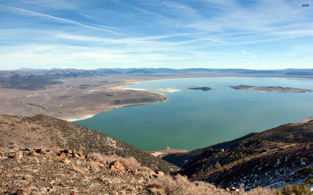 Лонг-Велли в США. Вулкан Валлес опасен своей непредсказуемостью, так как находится на стыке тектонических плит. Фото.