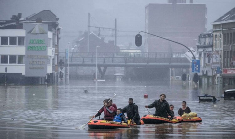 Эпидемия будущего. Из-за глобального потепления количество наводнений в мире может возрасти. Фото.