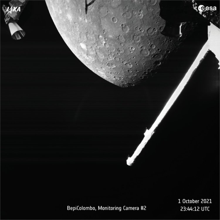 Препятствия на пути к Меркурию. А вот и первое фото! Заснятая зона представляет собой часть северного полушария планеты, где расположены кратеры Кальвино и Лермонтов, а также равнина Сихту. Фото.