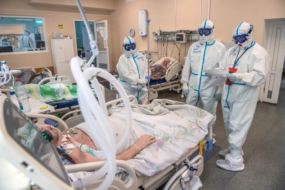 Плохое состояние здоровья полости рта способствует тяжелому течению болезни. Фото.