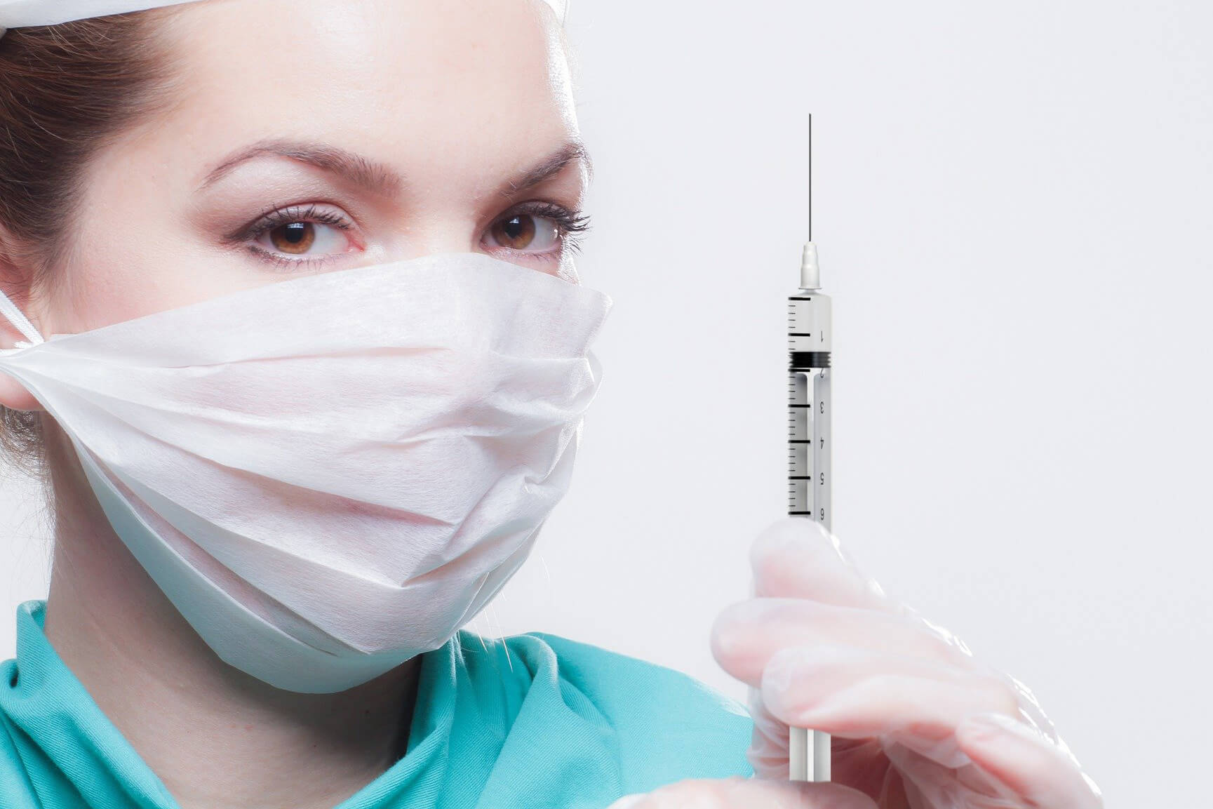 Грипп и COVID-19 — чем опасен двойной удар. Остановить угрозу четвертой волны коронавируса и эпидемии гриппа может массовая вакцинация. Фото.