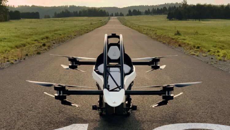 Гоночный дрон Jetson ONE может разгоняться до 102 километров в час. Насколько он безопасен?
