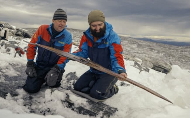 В Норвегии найдены древние лыжи возрастом 1300 лет. Кому они принадлежали? Фото.