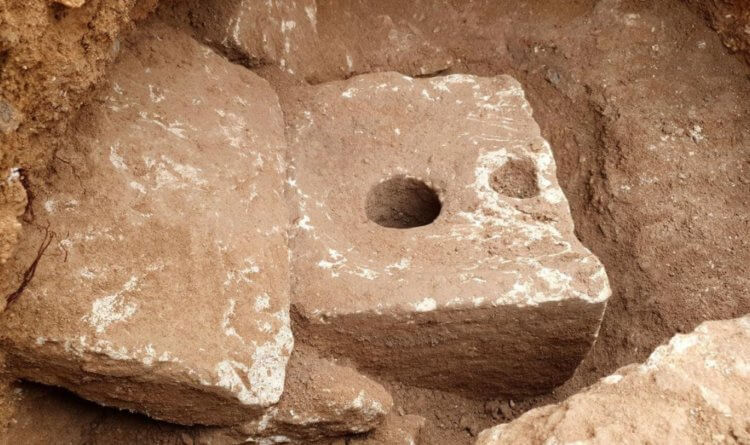 Какими были древние туалеты? Найденный туалет возрастом 2700 лет. Фото.