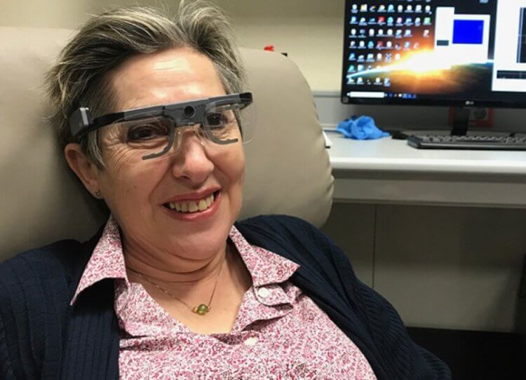 Можно ли полностью вылечить слепоту? Безусловно, эта женщина вносит большой вклад в науку. Фото.