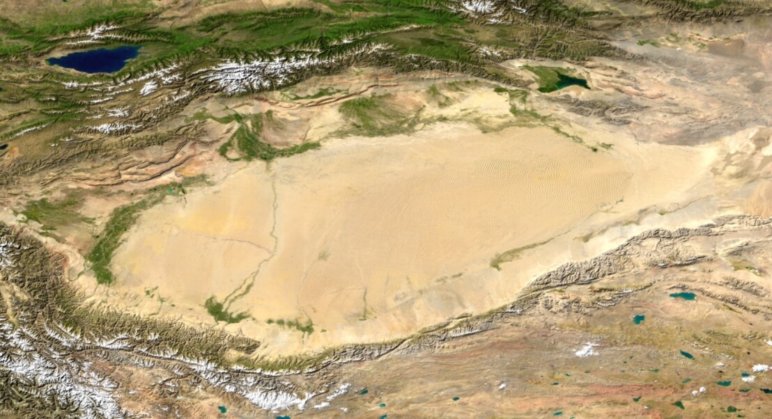 Что такое таримская впадина? Таримская впадина из космоса. Фото.