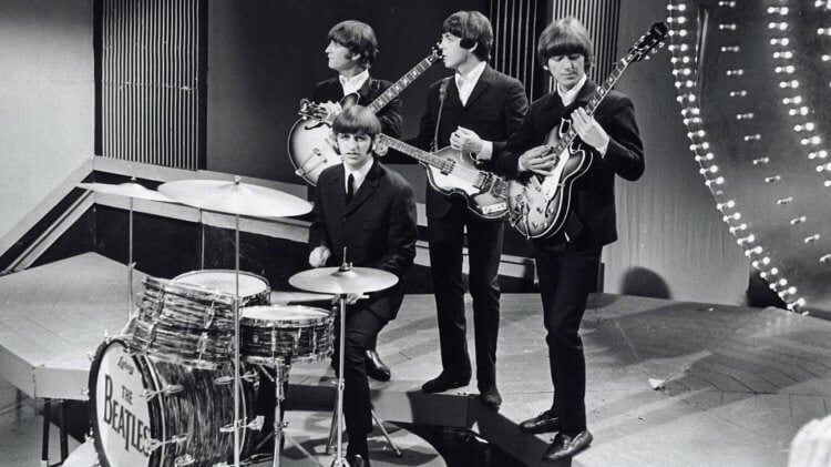 Мертв ли битл Пол Маккартни? Все участники The Beatles отрицали слухи о гибели Пола Маккартни. Фото.