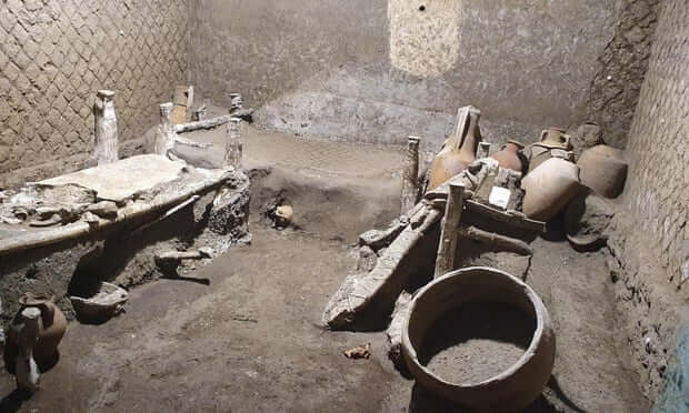 Комната рабов и новые факты о гибели жителей Помпеи. Археологи обнаружили комнату на вилле в пригороде Помпей, в которой жили рабы. Фото.