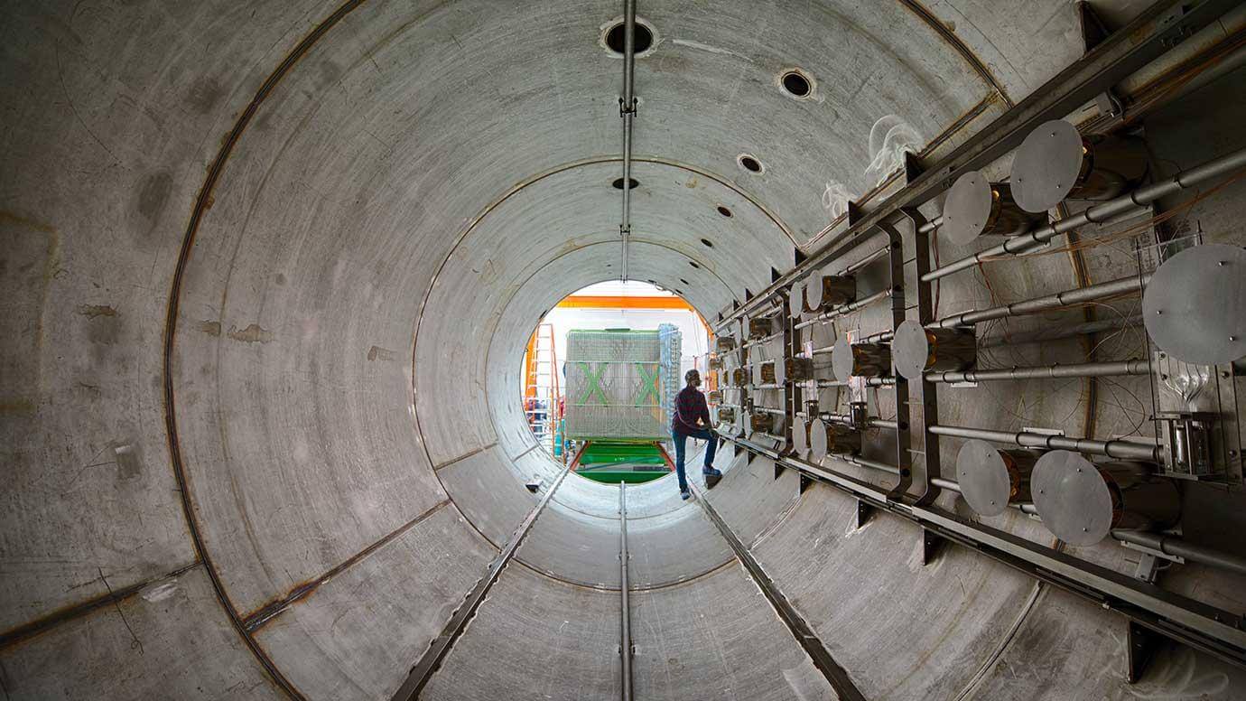 Детектор элементарных частиц MicroBooNE. Фото.