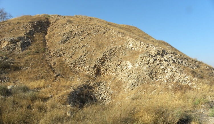 Археологи воссоздали процесс строительства ассирийской осадной рампы возрастом свыше 2500 лет. Ученые реконструировали процесс строительства древней осадной насыпи. Фото.