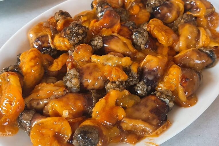 Блюдо из асцидий. Фото.