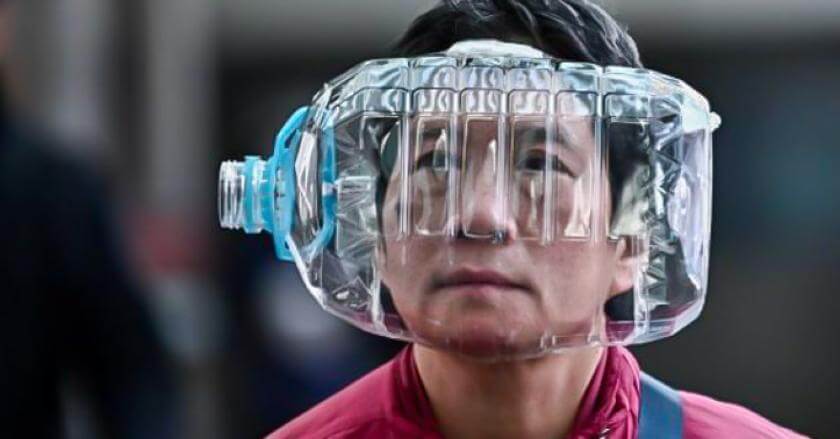 В странах, где обязательное ношение масок отменено, отмечается рост случаев заражения. Фото.