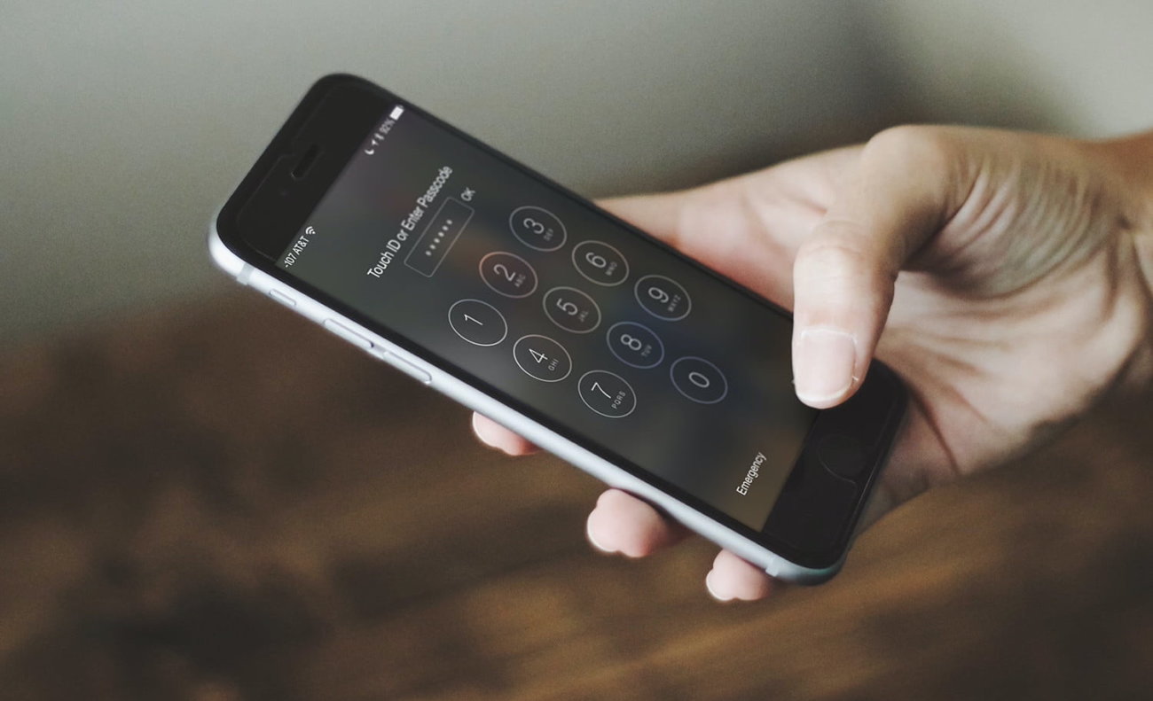 Как восстановить iPhone. Часто задаваемые вопросы. Снять с iPhone блокировку можно несколькими способами. Как восстановить iPhone. Часто задаваемые вопросы. Снять с iPhone блокировку можно несколькими способами. Фото.