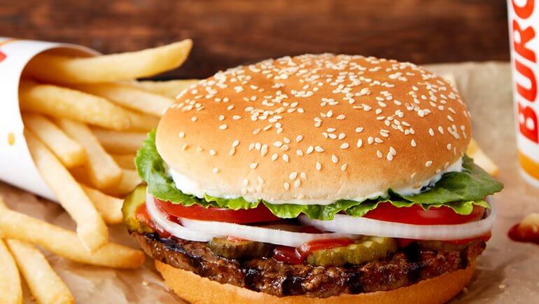 Фастфут повышает риск развития диабета и деменции. Фото.