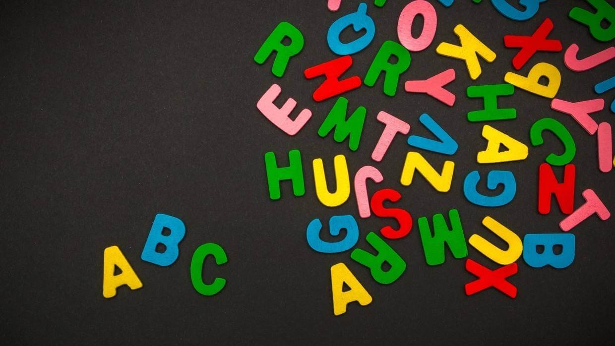 Звуки речи заставляют людей из разных стран думать об одних тех же геометрических фигурах. Речевые звуки у разных людей обычно вызывают ассоциации с одними и теми же геометрическими фигурами. Фото.