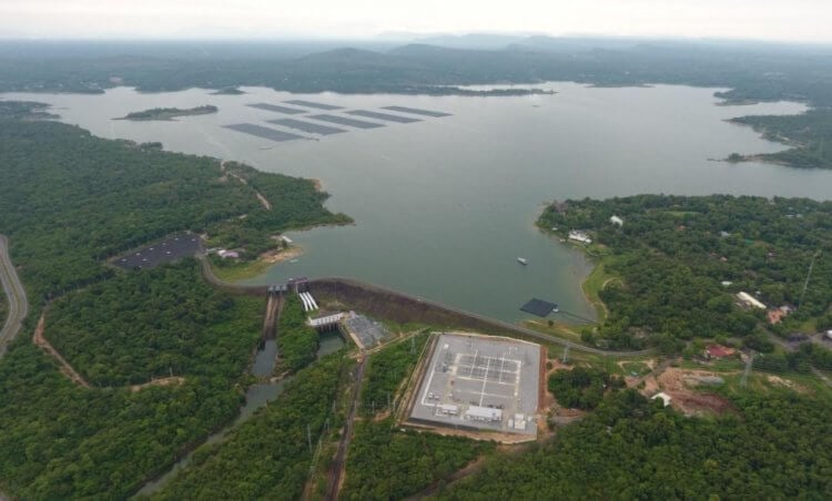 В Таиланде открылась самая большая солнечная электростанция на воде