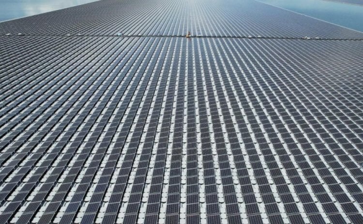 В Таиланде открылась самая большая солнечная электростанция на воде