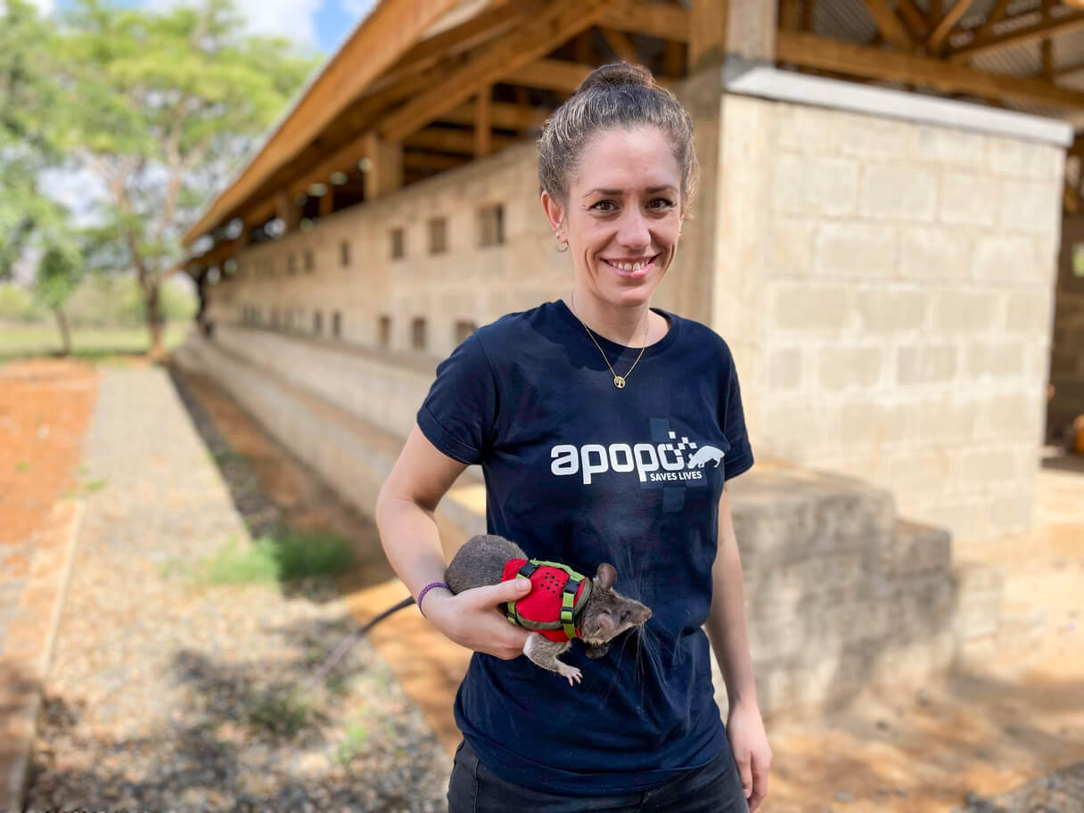 Донна Кин, сотрудник бельгийской компании APOPO. Фото.