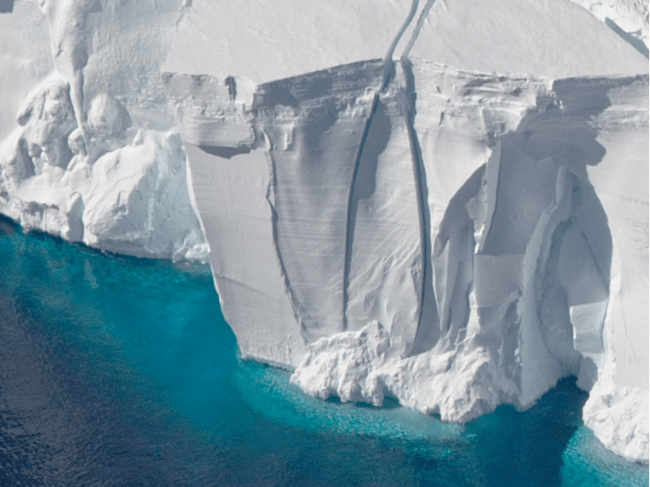 Самому опасному леднику в Антарктиде не избежать разрушения. Фото.