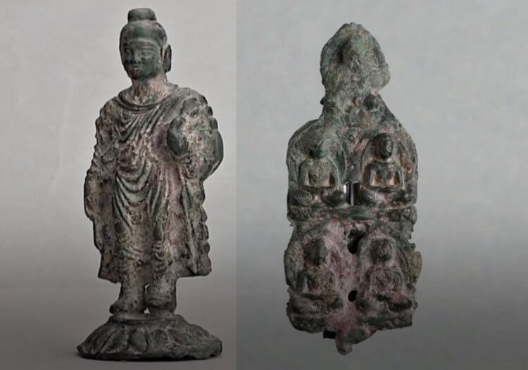 Самые старые статуи Будды в мире. Слева Будда Шакьямуни, справа — пять Дхьяни-будд. Фото.