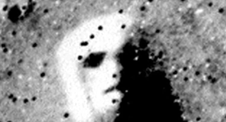 Как образуются монолиты на планетах? Лицо на Марсе является обманом зрения. Фото.