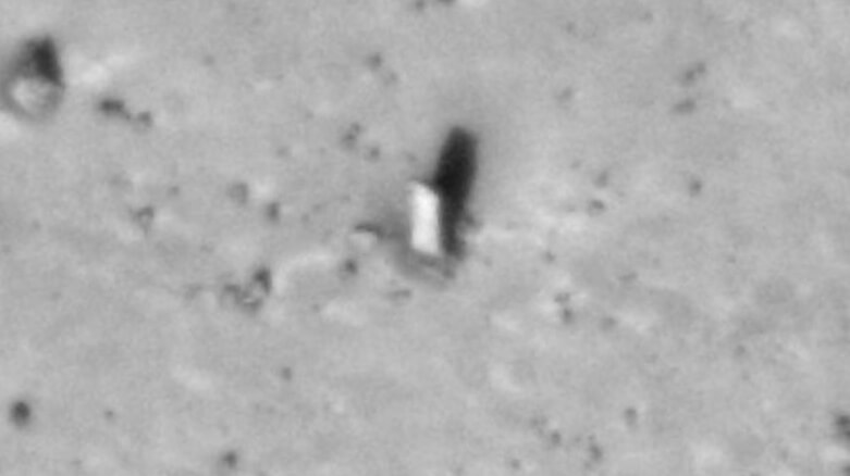 Монолит на Марсе и Фобосе. Монолит на поверхности Фобоса. Фото.