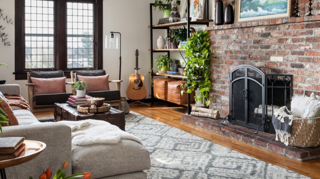 Иногда даже уютные дома бывают опасными. Фото.