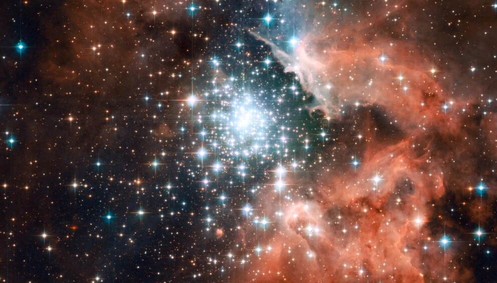 Преимущества телескопа Хаббл. Рассеянное звездное скопление NGC 3603 в созвездии Киль, снятое телескопом Хаббл. Преимущества телескопа Хаббл. Рассеянное звездное скопление NGC 3603 в созвездии Киль, снятое телескопом Хаббл. Фото.