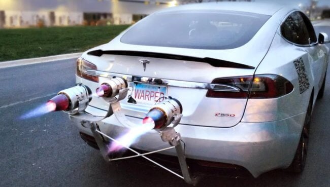 Мужчина собрал автомобиль Tesla Model S с реактивными двигателями. Насколько он быстрый? Фото.