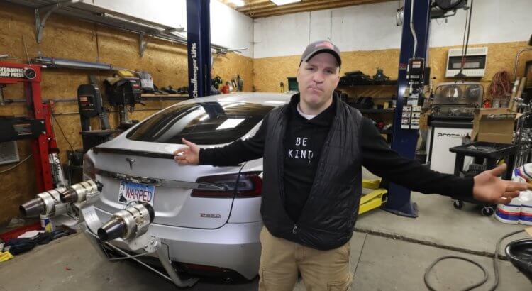 Реактивный автомобиль Tesla. Реактивный Tesla Model S и его создатель. Фото.